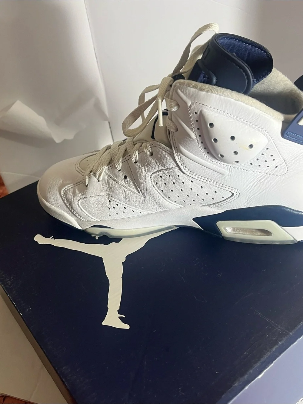 Air Jordan 6 Retro size 9.5